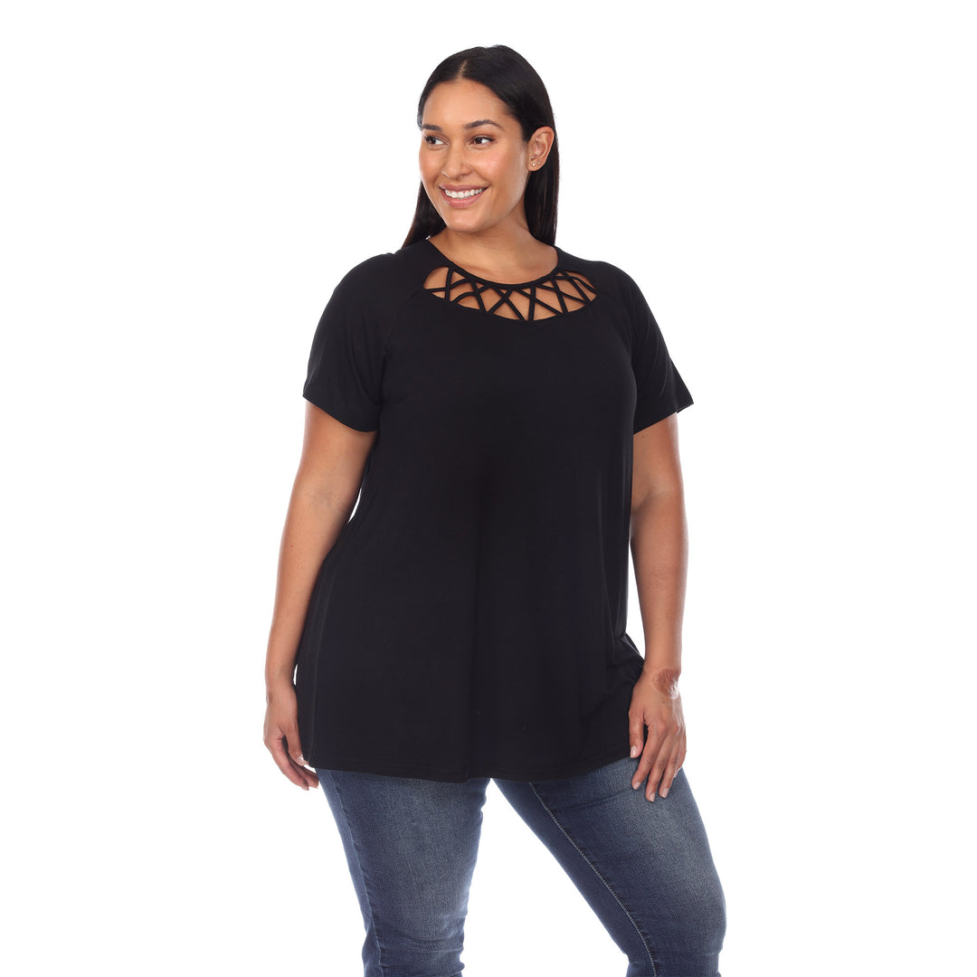 Women's Plus Size Crisscross Cutout Short Sleeve Top