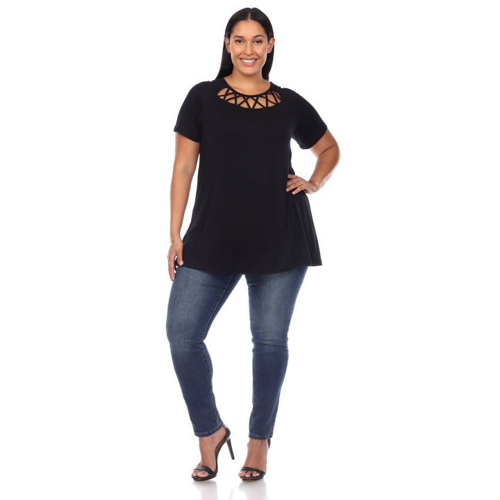 Women's Plus Size Crisscross Cutout Short Sleeve Top