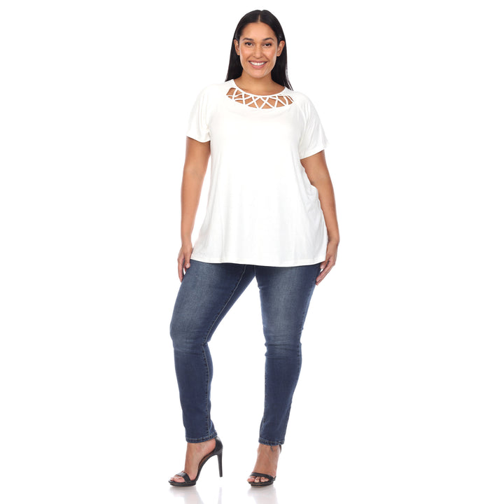 Women's Plus Size Crisscross Cutout Short Sleeve Top