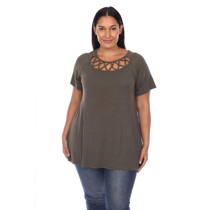 Women's Plus Size Crisscross Cutout Short Sleeve Top