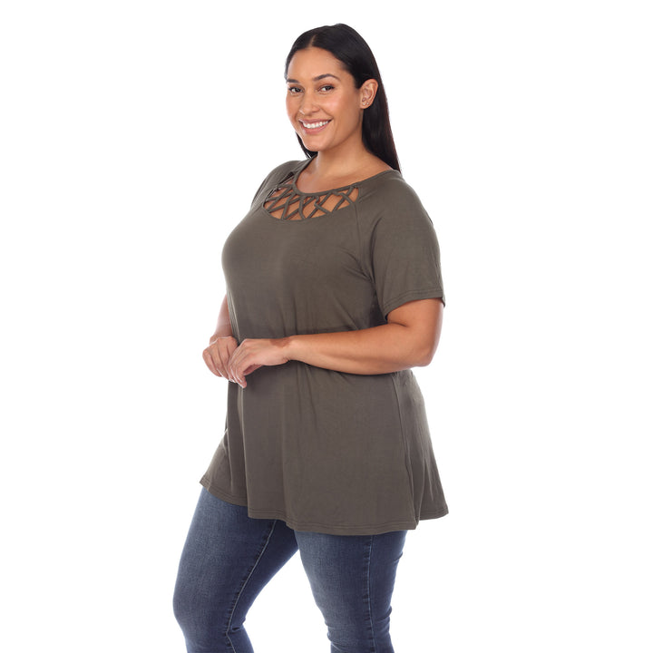 Women's Plus Size Crisscross Cutout Short Sleeve Top