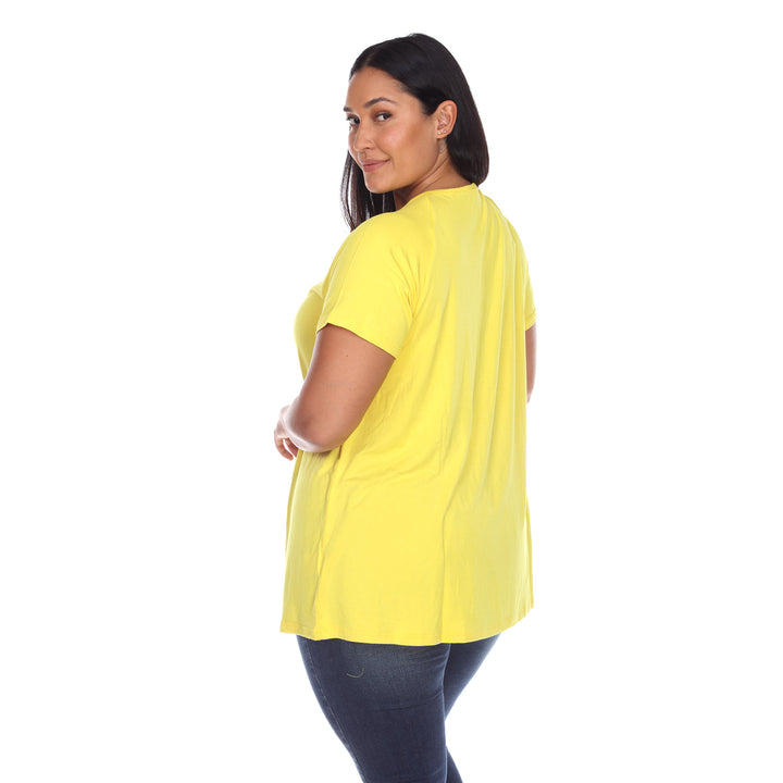 Women's Plus Size Crisscross Cutout Short Sleeve Top