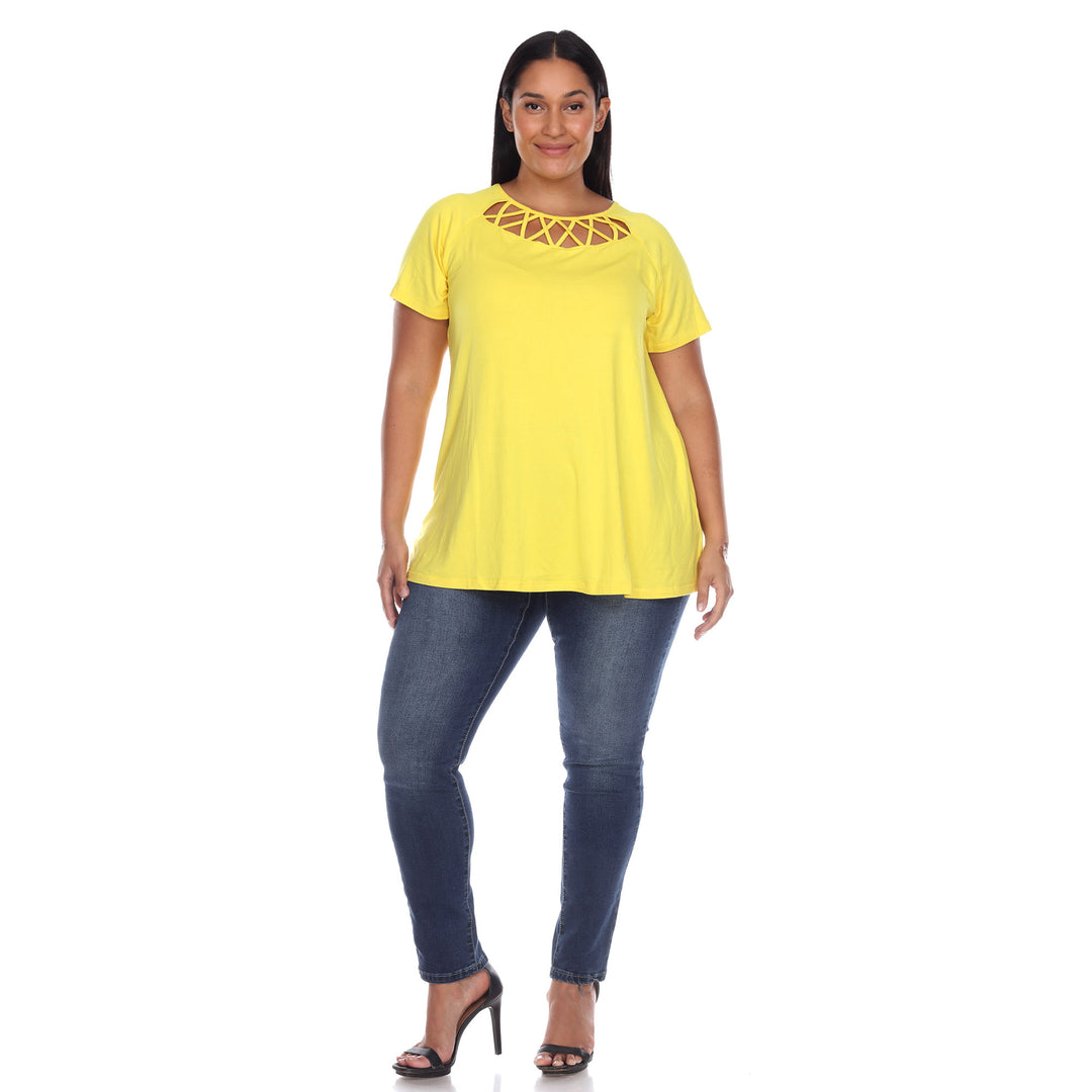 Women's Plus Size Crisscross Cutout Short Sleeve Top