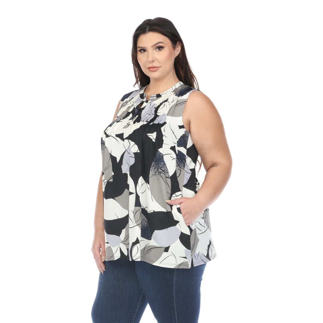 Women's Plus Size Pleated Front Sleeveless Tunic Top